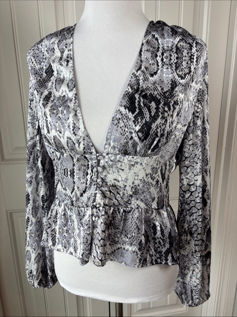 meraki Snake-Print Long Sleeve V-Neck Peplum Top - Black & Gray
